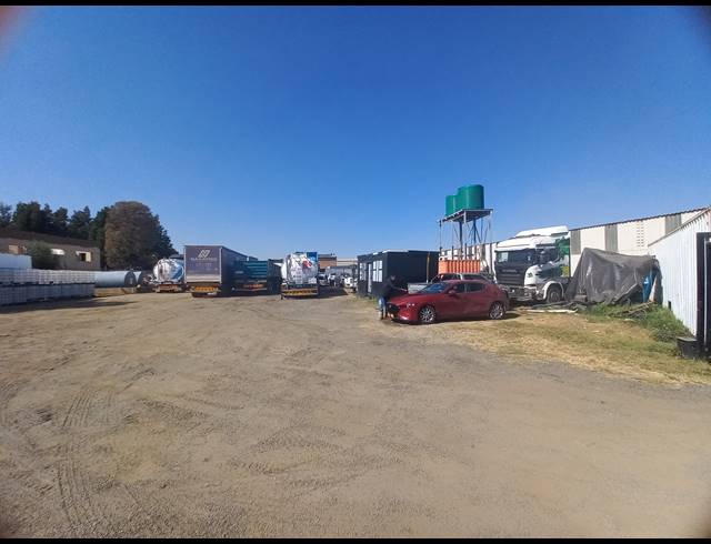 2,400M² WAREHOUSE TO LET IN ANDERBOLT